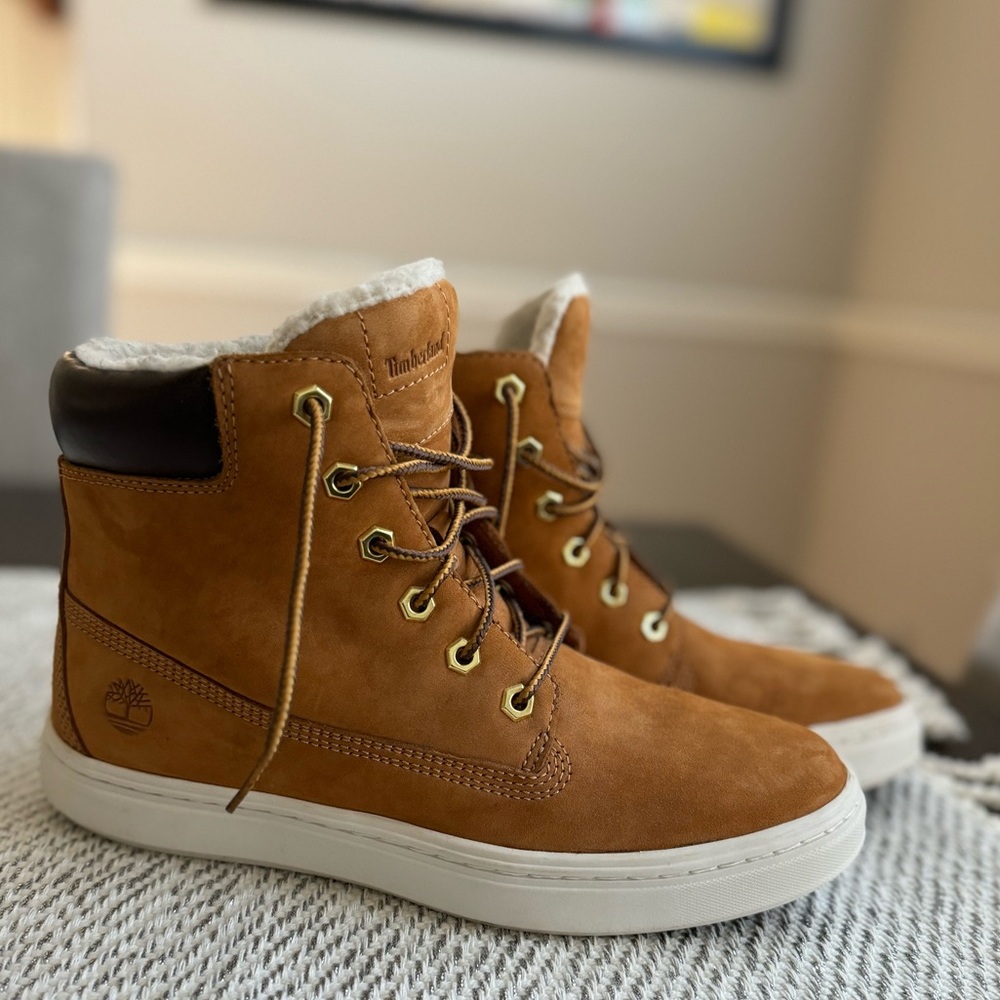 Sherpa Timberlands, US women size 8